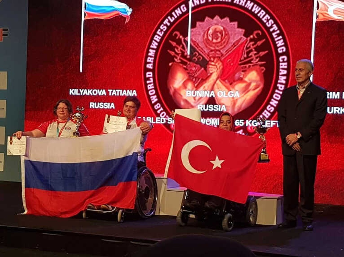 Kağıtsporlu Bilek Güreşçiler Madalyayla Döndü