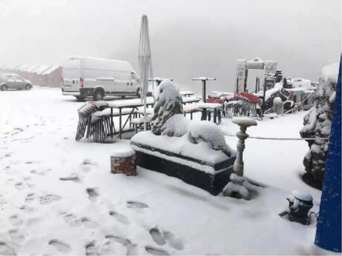 Kartepe Beyaza Büründü