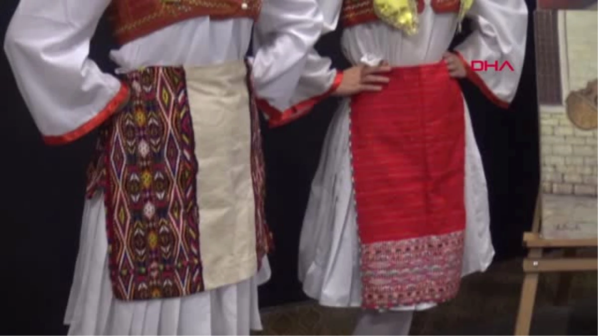Kosova\'da Kültürel Kıyafet Defilesi Düzenlendi