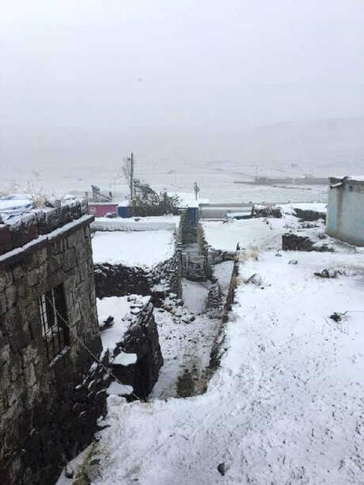 Niğde\'de Mevsimin İlk Karı Yağdı