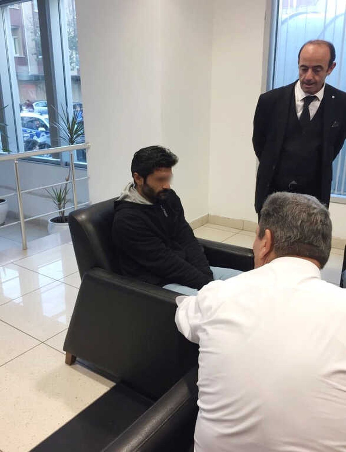 İstanbul\'da Avm Çatısında İntihar Girişimi