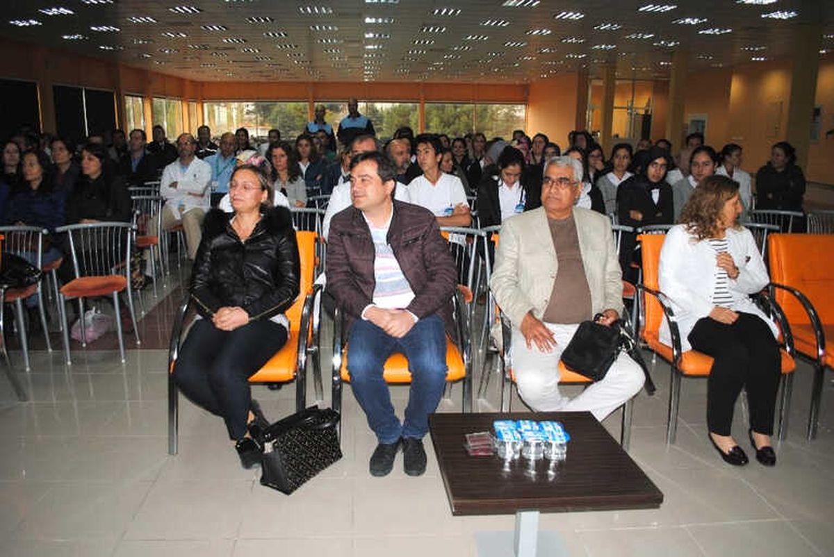 Sağlık Personeline \'Bağımlılıkla Mücadele\' Konferansı
