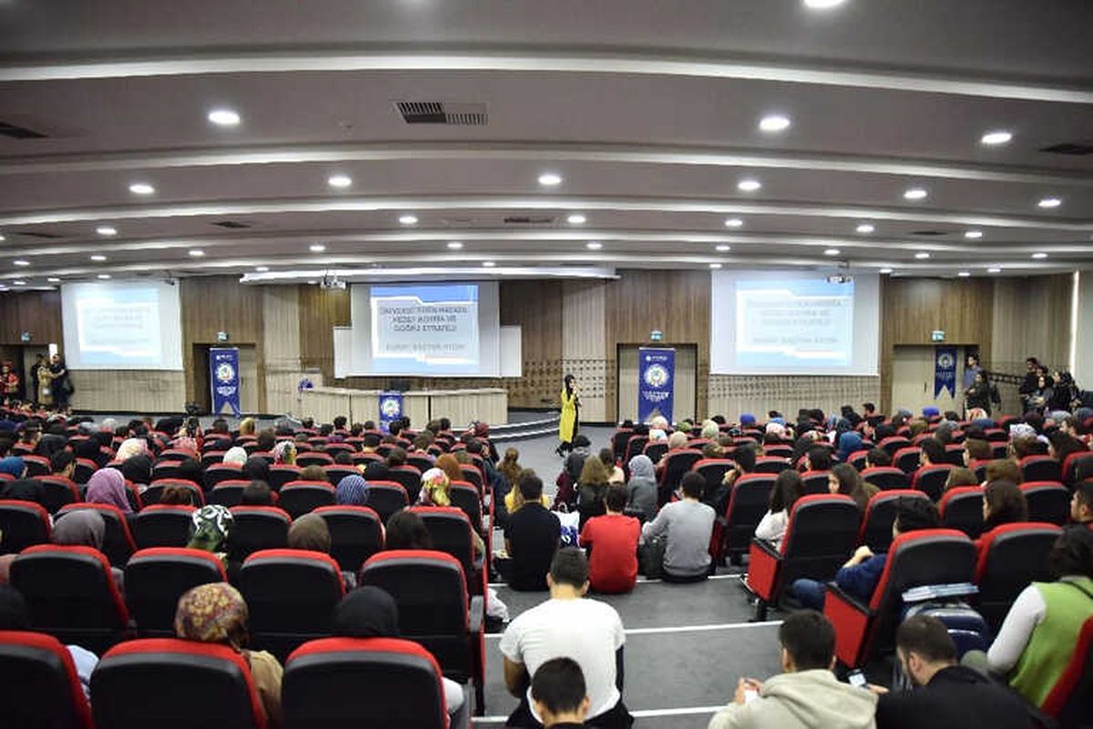 Saü\'de "Hedef Koyma ve Doğru Strateji" Adlı Konferans Düzenlendi