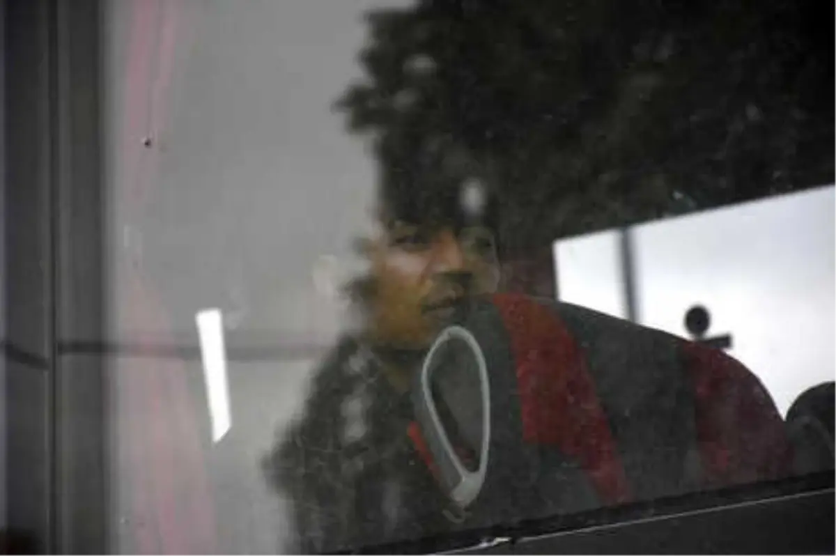 Sivas\'ta, 27 Afgan ve Pakistan Uyruklu Kaçak Göçmen Yakalandı