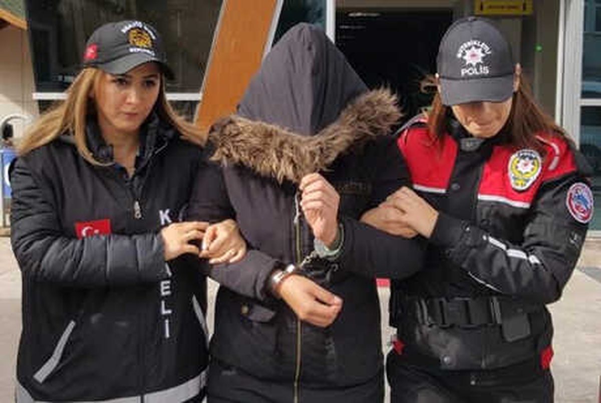 14 Yıl Hapis Cezasıyla Aranan Kadın, Pazarda Yakalandı