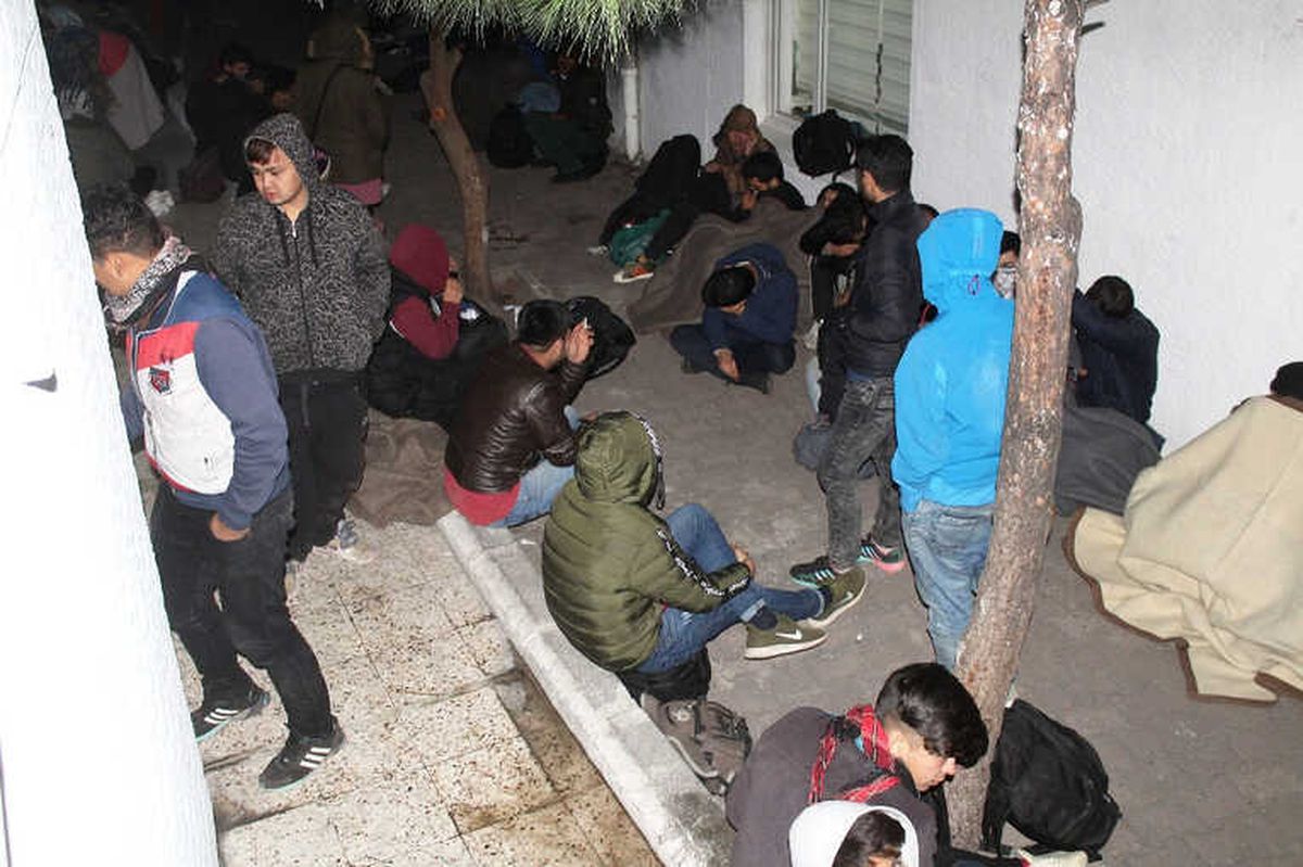 Ayvalık\'ta 102 Kaçak Göçmen Yakalandı