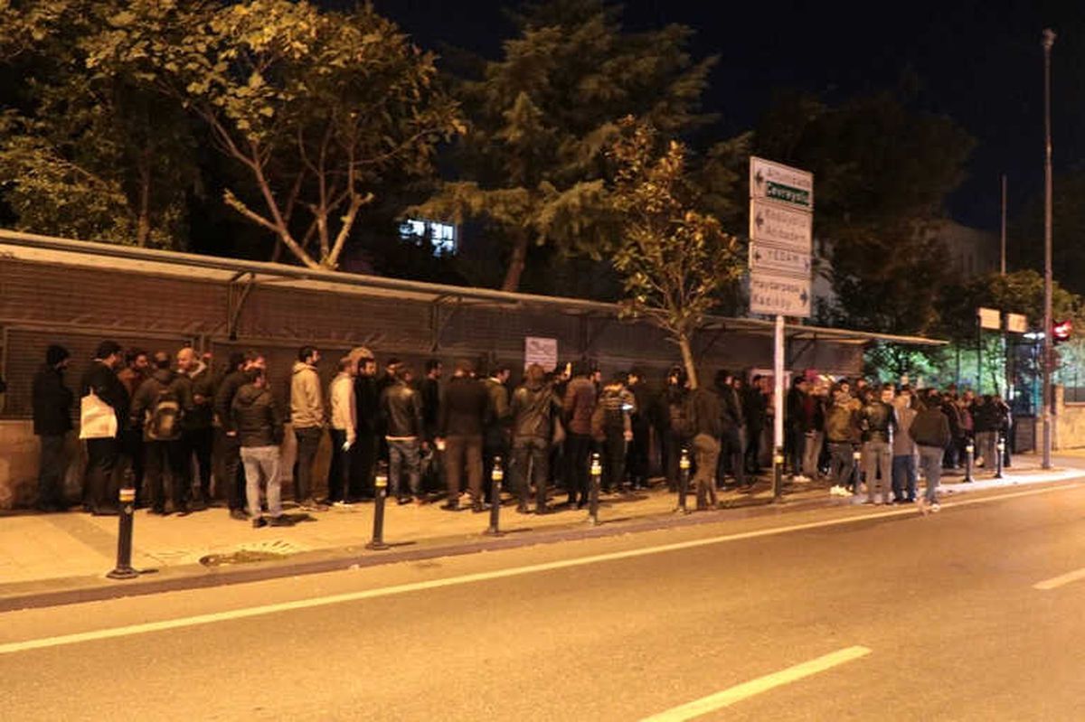 Bedelli Askerlik Kuyruğu Gece de Devam Etti