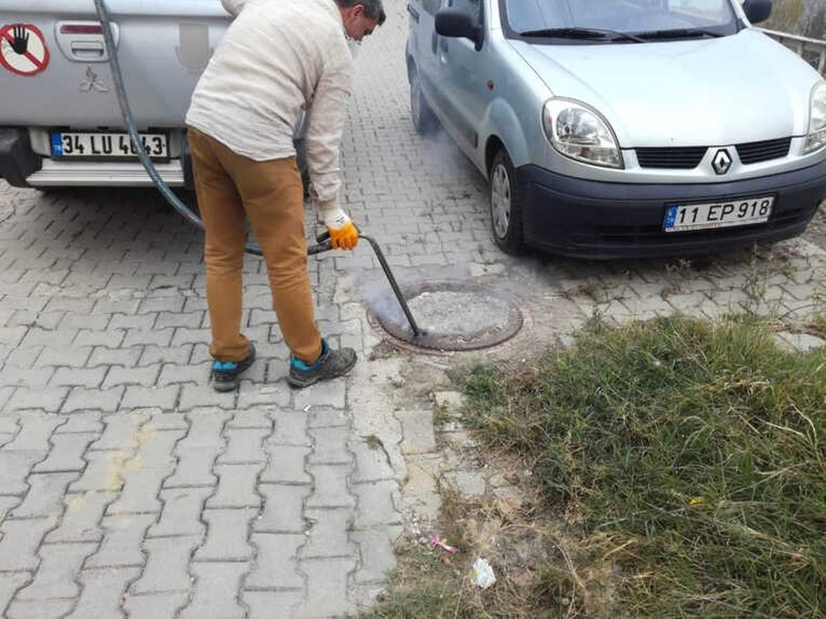 Bilecik Belediyesinden Rögarlarda Kış İlaçlaması