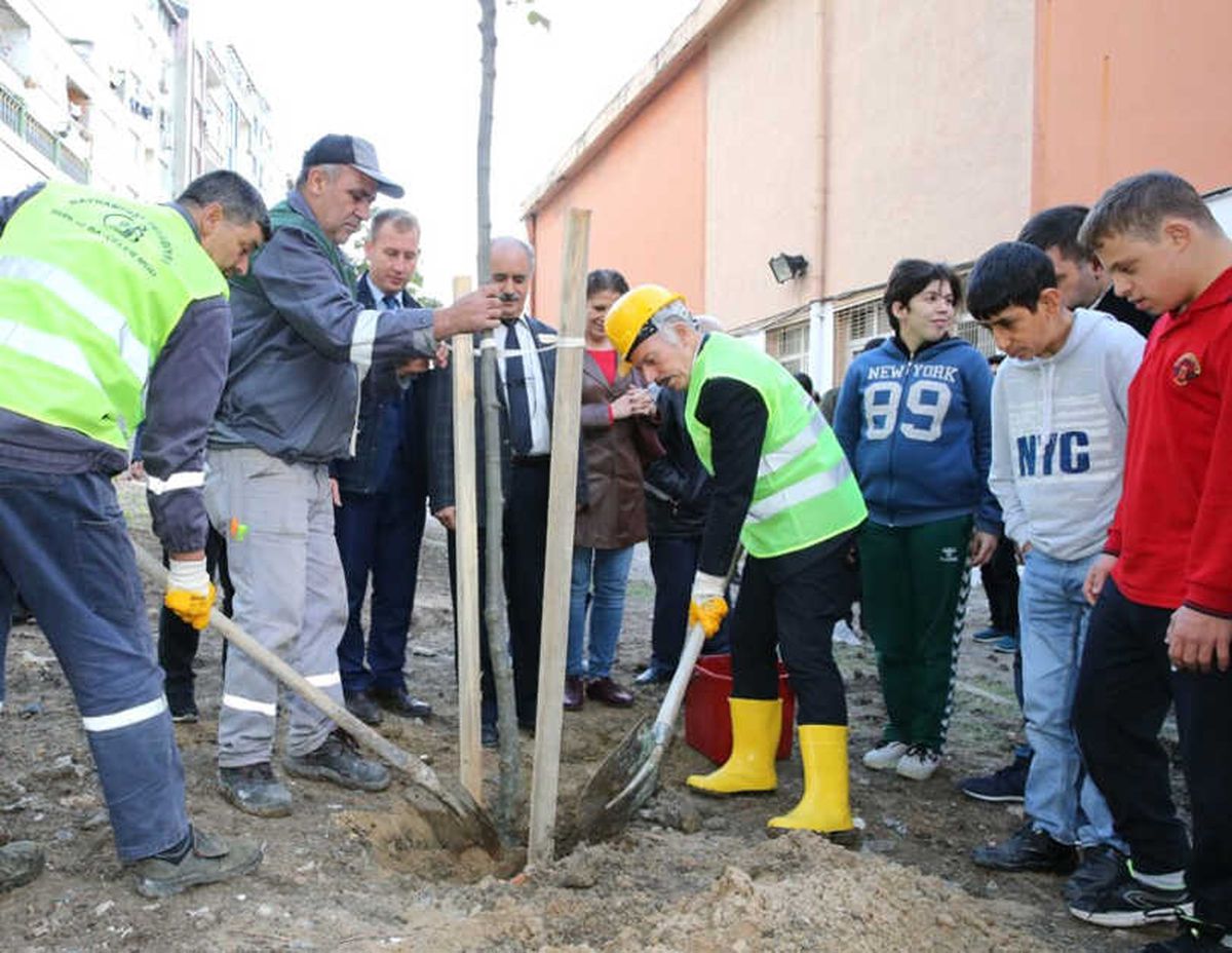 Çevreci Başkan\'dan Örnek Davranış
