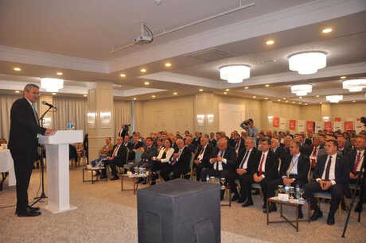 CHP\'li Öztrak: Ekonomide Bal Gibi Kriz Var