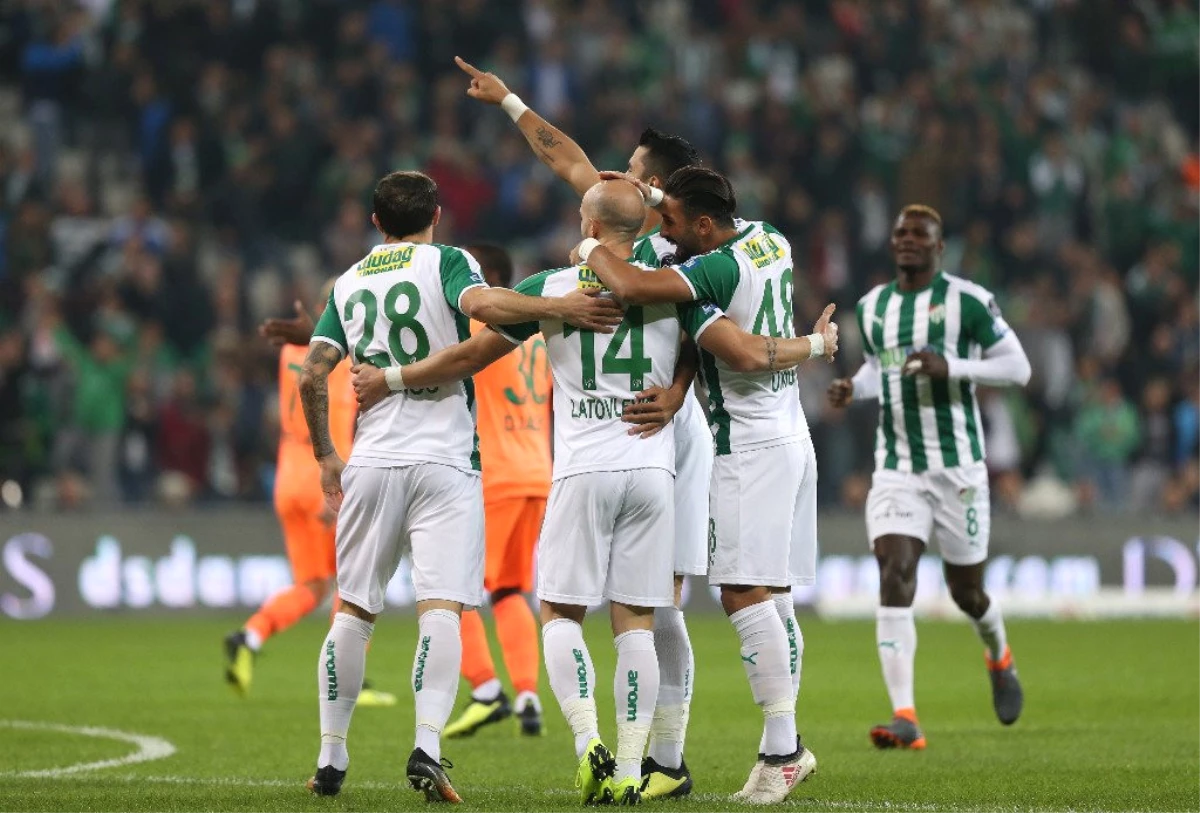 Haftanın Açılış Maçında Bursaspor, Alanyaspor\'u İlk Yarıda Bulduğu Gollerle 2-0 Yendi