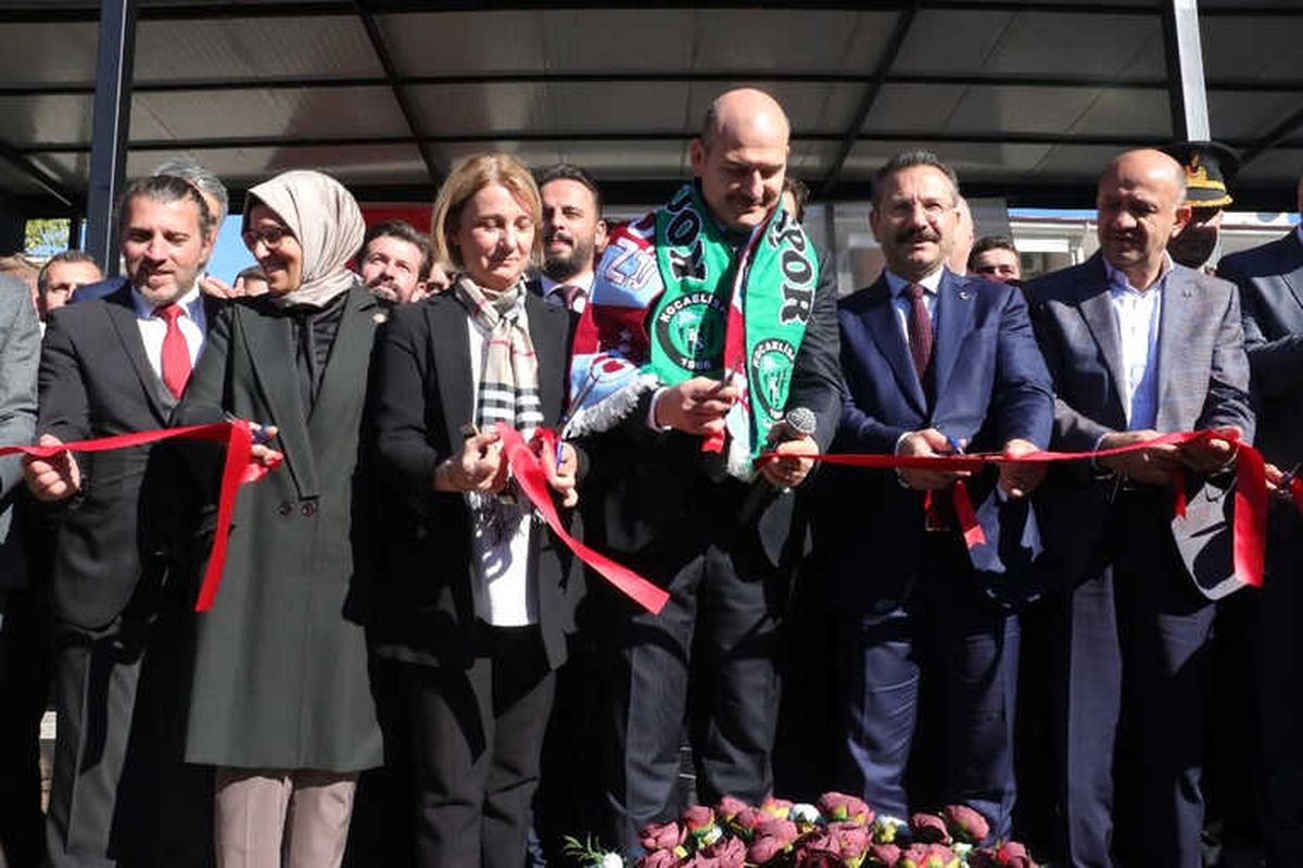 İçişleri Bakanı Süleyman Soylu, Kocaeli\'de Hemşehrileriyle Buluştu