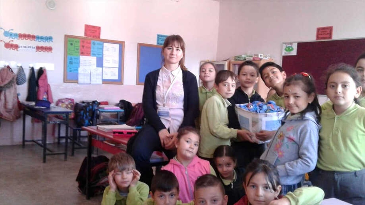 Öğrencilerden "Kapaklar Çöp Değil Umut Olsun" Kampanyası