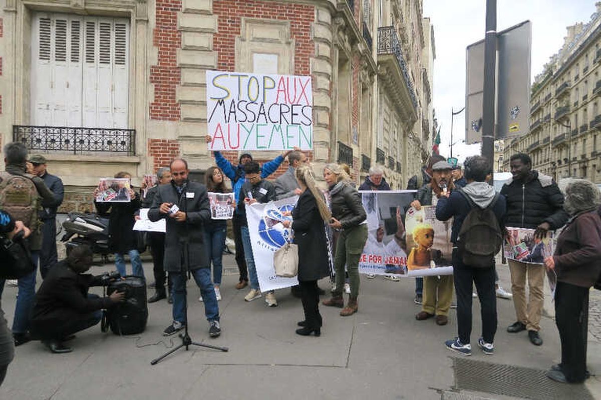 Paris\'te \'Kaşıkçı\' Protestosu