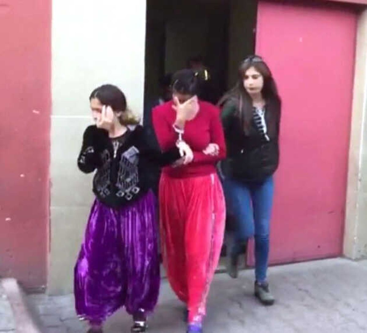 Polisten 2 İlde Eş Zamanlı "Cadı Avı" Operasyonu