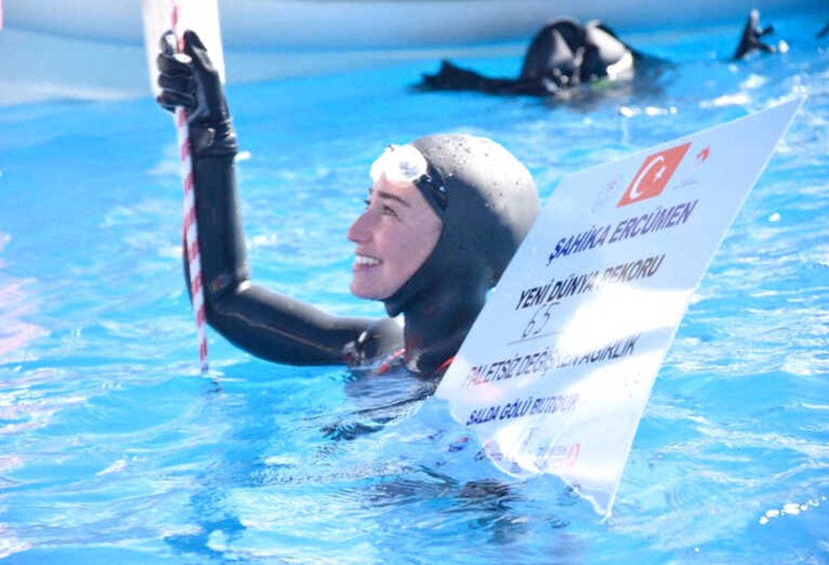 Şahika Encümen Dünya Serbest Dalış Rekorunu Kırdı