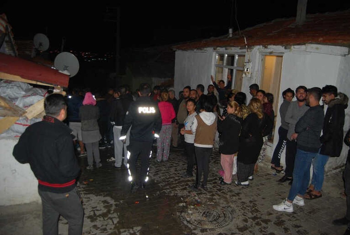 Tekirdağ\'da Yangın, Mahalleliyi Sokağa Döktü