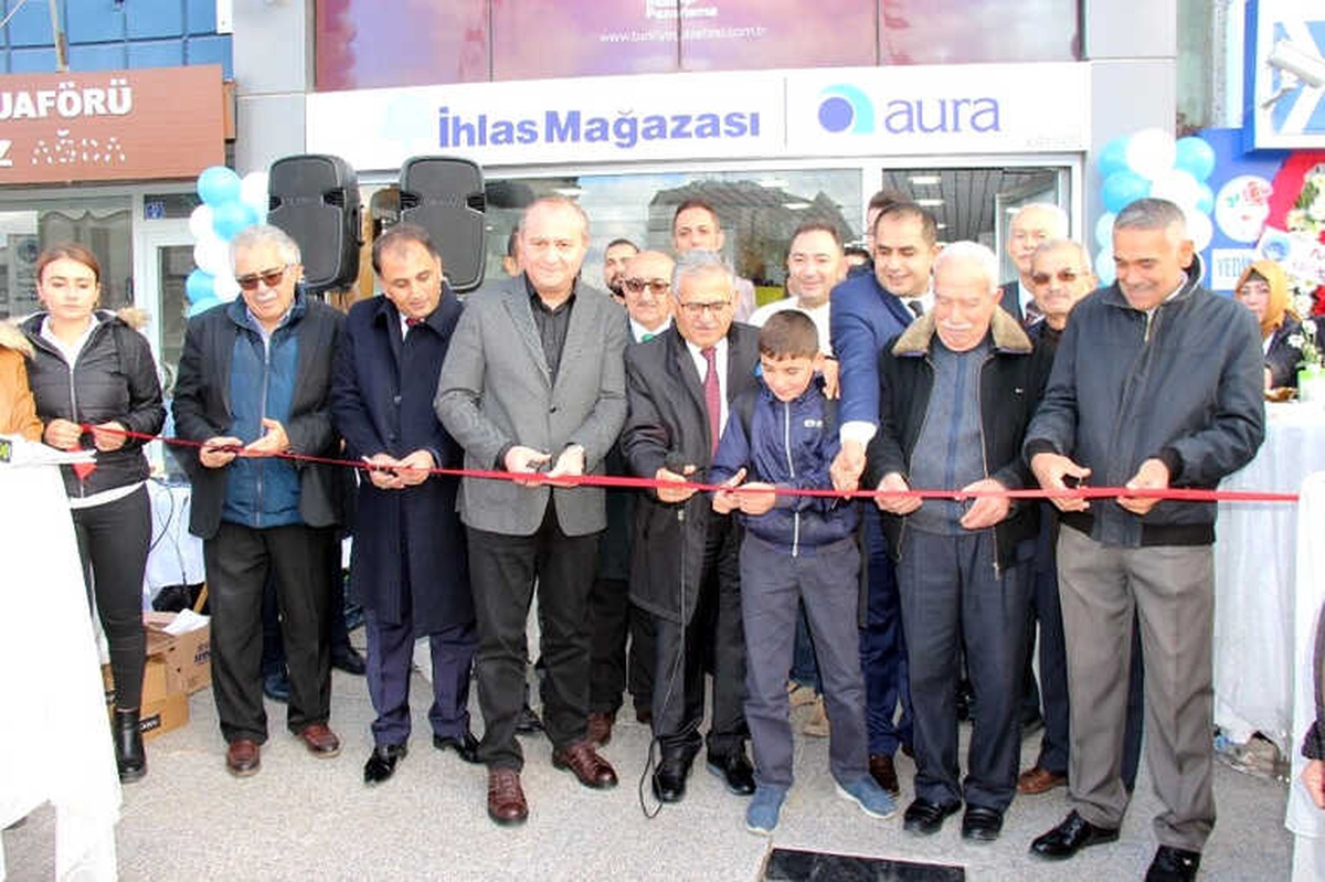 Türkiye Gazetesi ile İhlas Mağazası Kayseri Temsilciliği Dualarla Açıldı