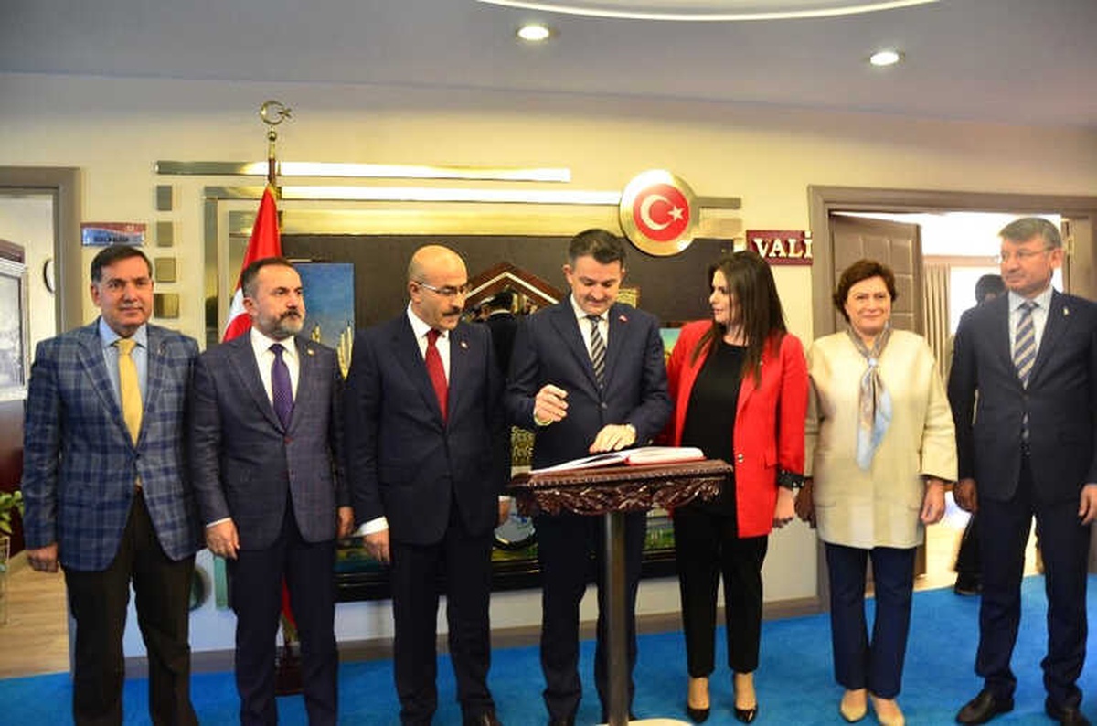 Bakan Pakdemirli, Vali Demirtaş\'ı Ziyaret Etti
