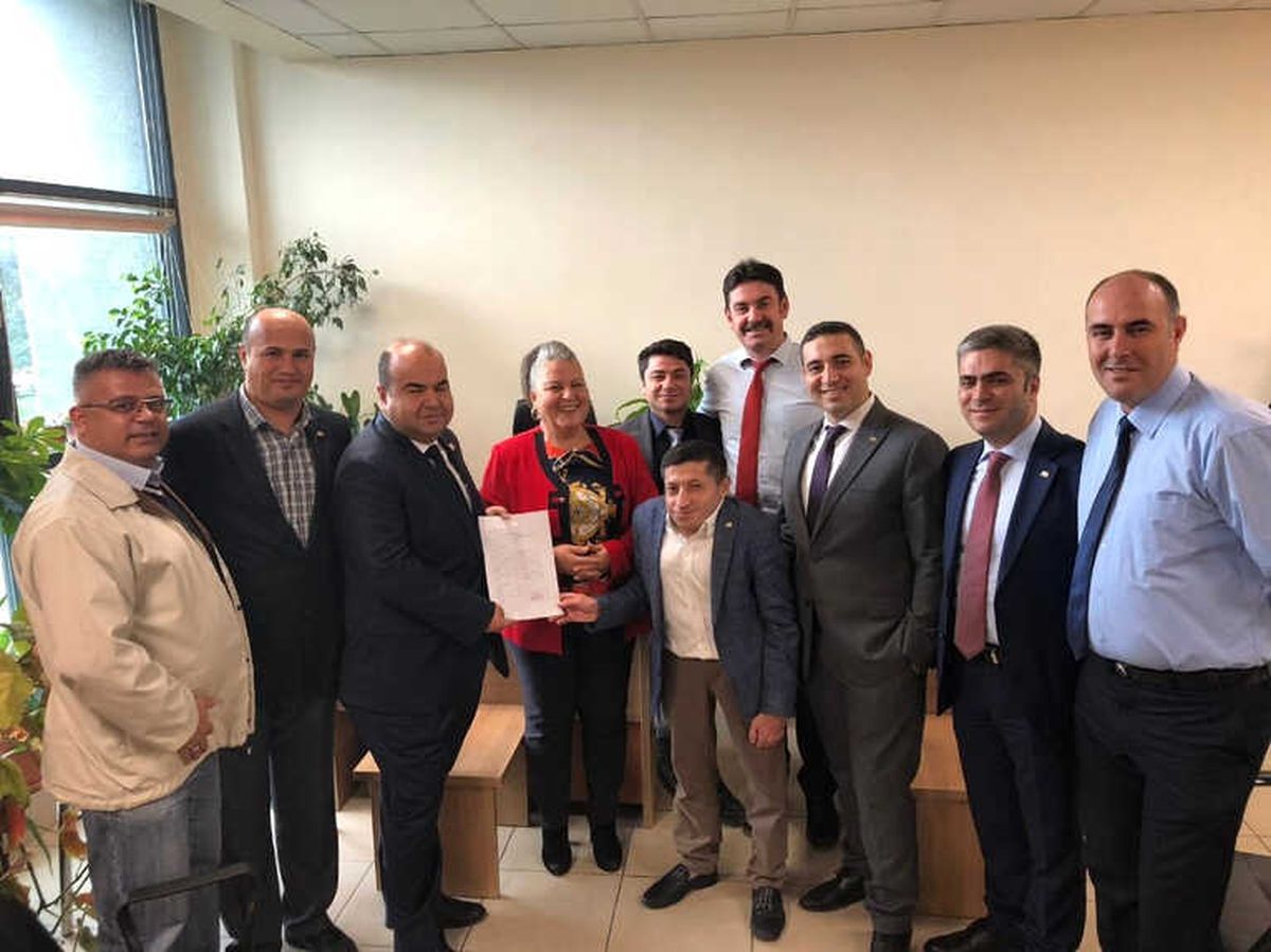 Bem-Birsen\'de Güven Tazeleyen Özatıcı Mazbatasını Aldı