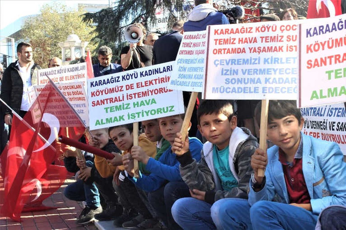 Bütün Köy Şehre İnip Eylem Yaptı