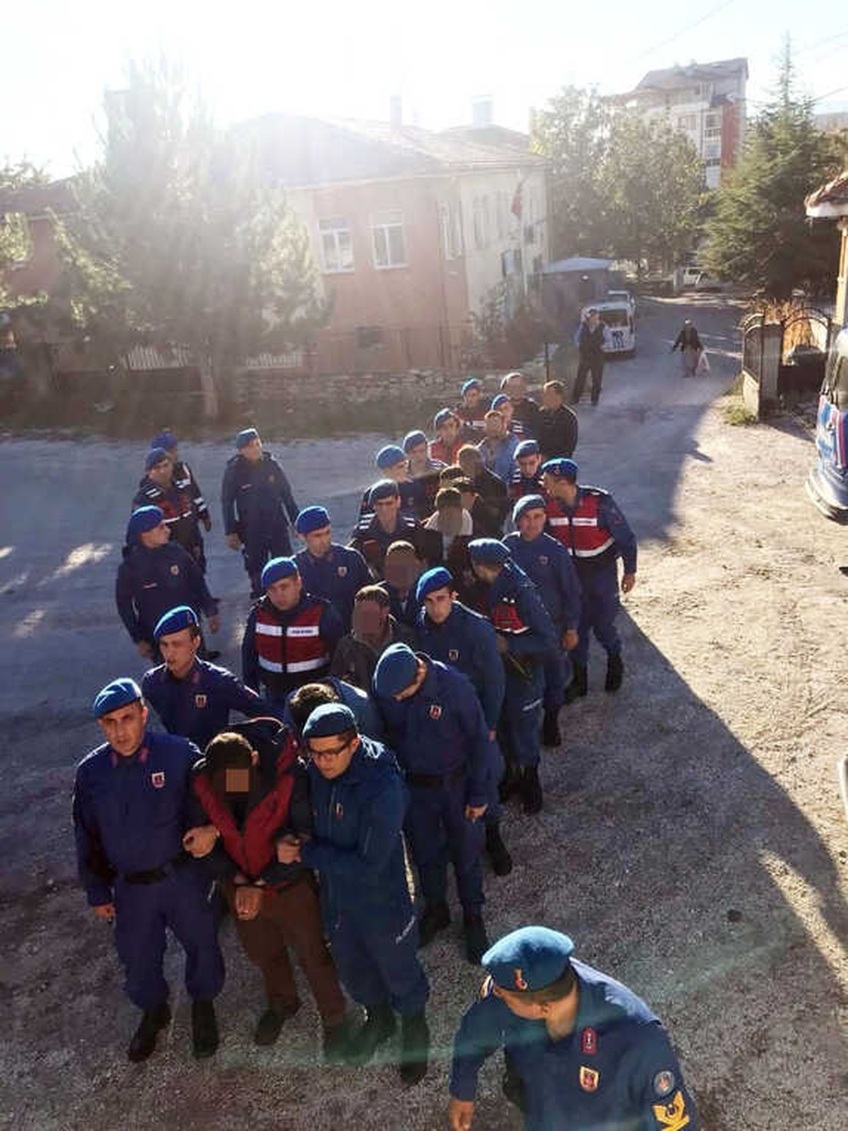 Gözaltına Alınan 28 Şüpheliden 10\'u Tutuklandı