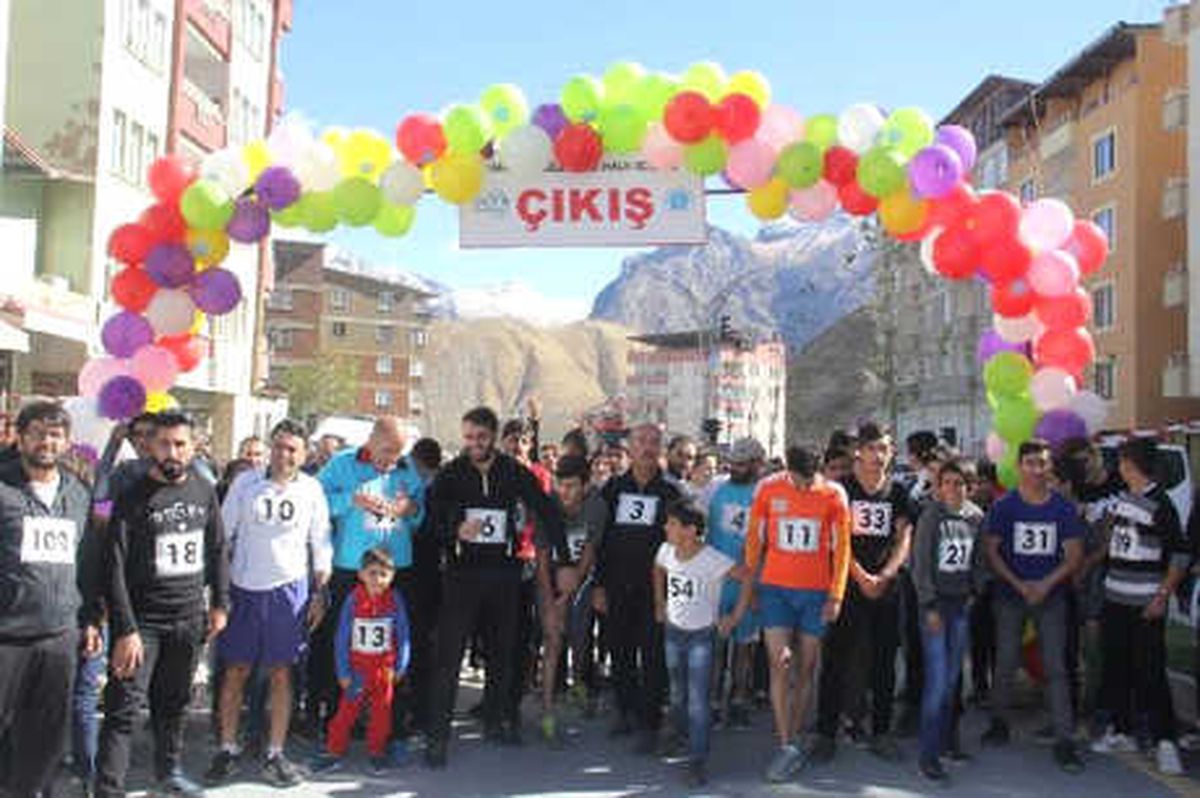 Hakkari\'de \'Halk Koşusu\'