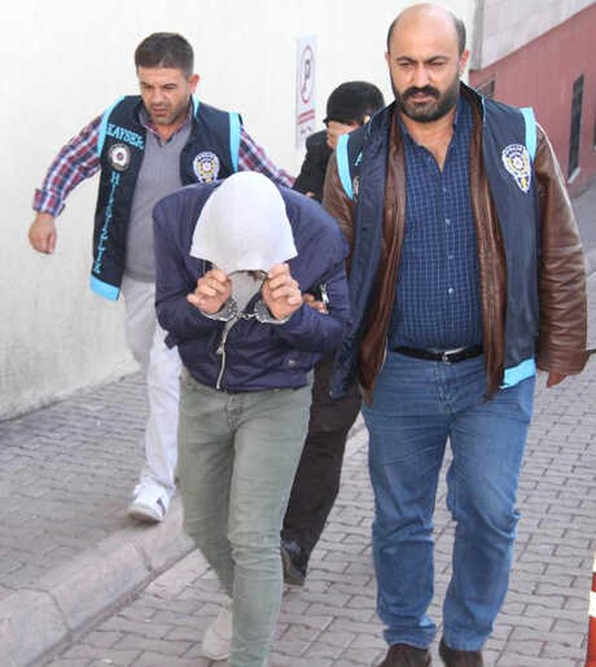 İstanbul\'dan Gelip, 10 Günde 12 Evi Soydular