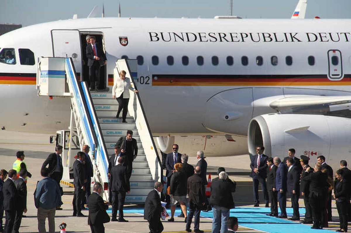 Merkel, Suriye Zirvesi İçin İstanbul\'da