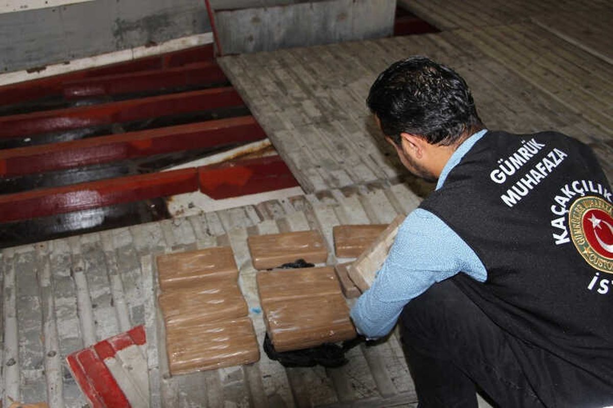 Mersin Limanı\'nda Yaklaşık 11 Kilogram Kokain Ele Geçirildi