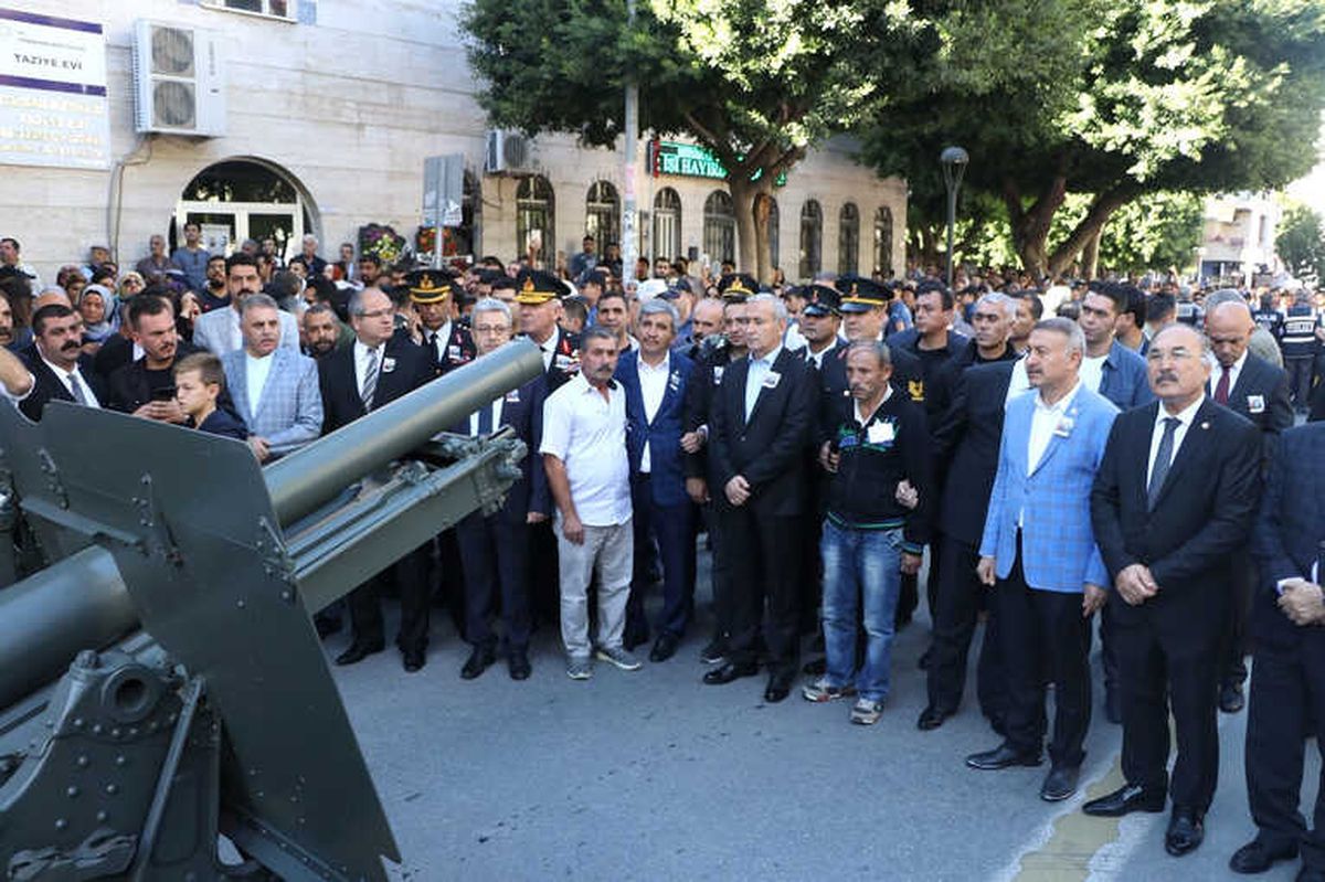 Mersin Şehidini Uğurladı
