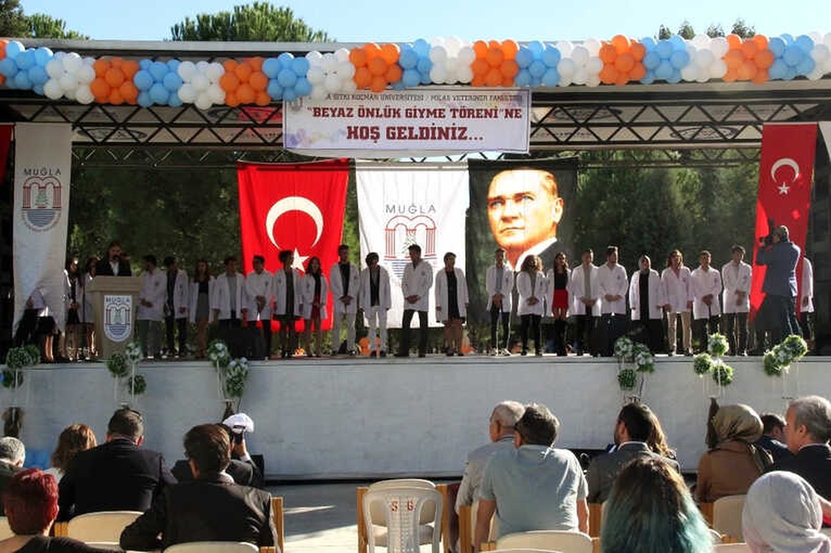 Milas\'ta Veteriner Adayları Beyaz Önlüklerini Giydi