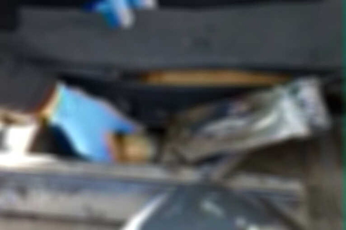 Otomobilin Gizli Bölmelerindeki 11 Kilo Eroin Yakalandı
