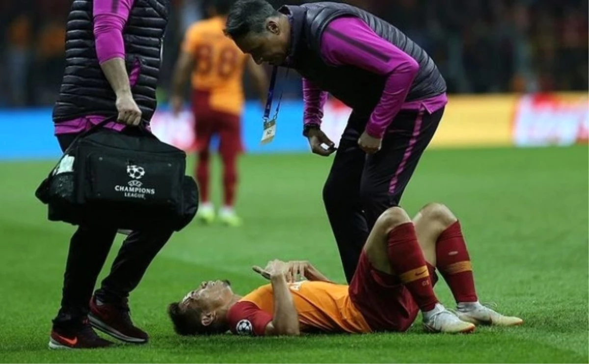 Schalke 04 Maçında Sakatlanan Galatasaray\'ın Japon Futbolcusu Yuto Nagatomo Ameliyat Oldu