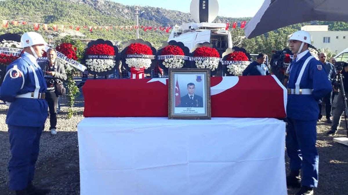 Silifke Şehidini Uğurluyor (1)
