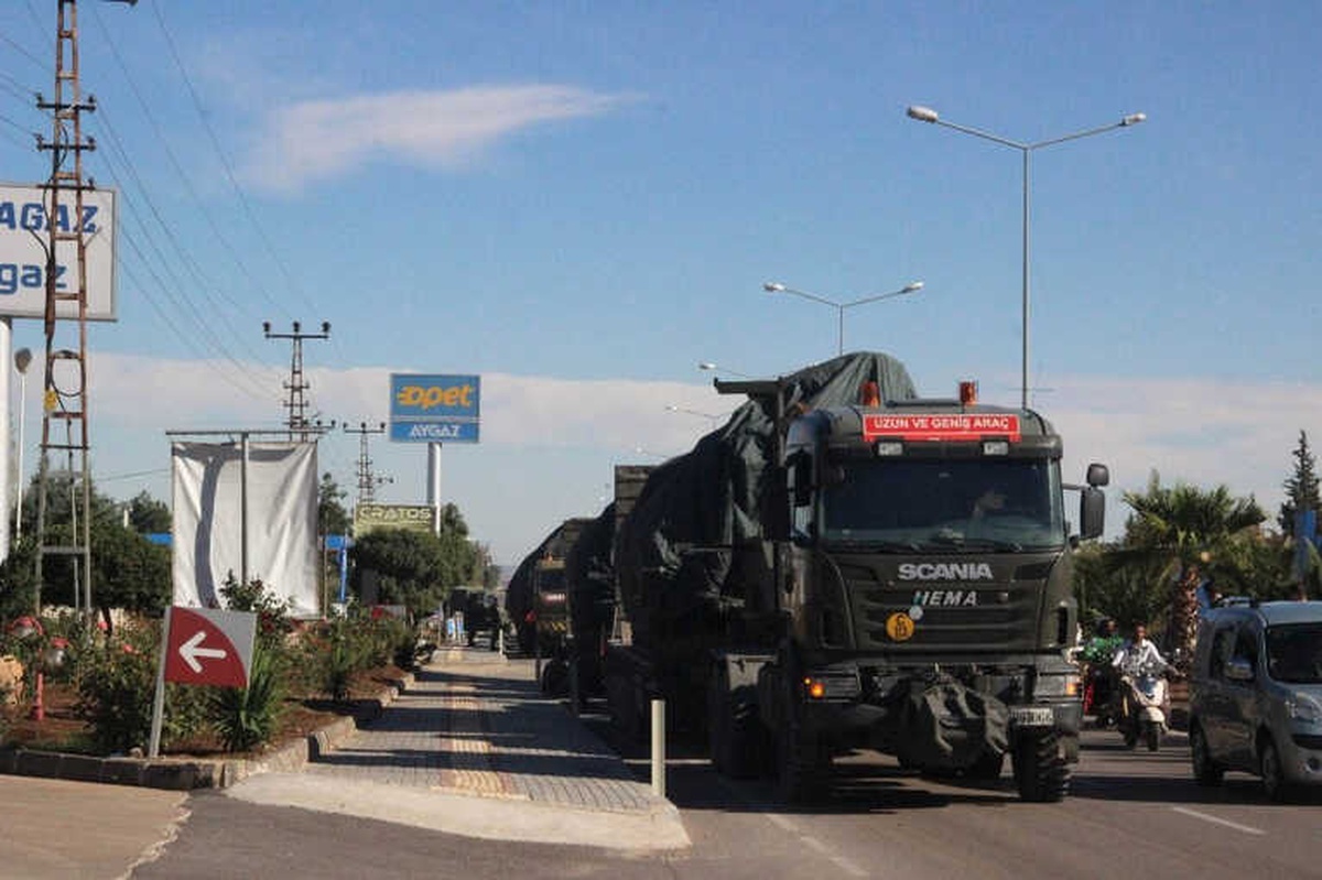 Suriye Sınırına Tank ve Fırtına Obüs Sevkıyatı