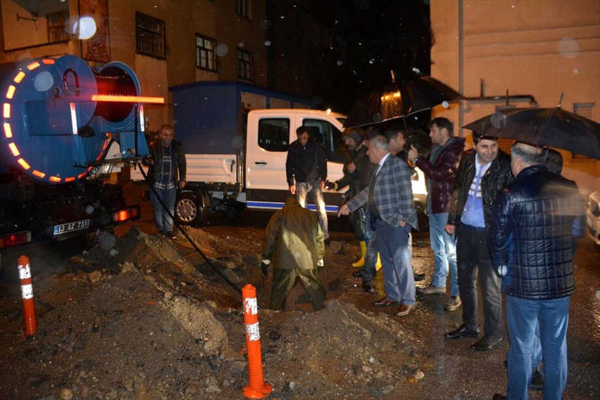 Tatvan\'da Şiddetli Sağanak