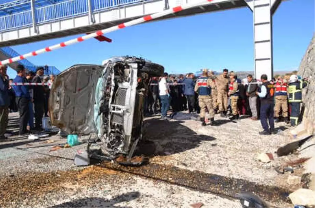 Taziyeye Giderken Kaza Yaptılar: 1 Ölü, 4 Yaralı