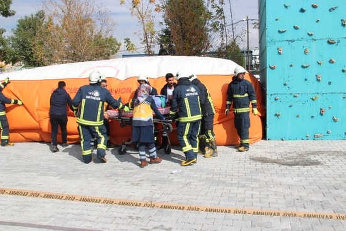 Van\'da 6 İlin Katıldığı Deprem Tatbikatı Tamamlandı