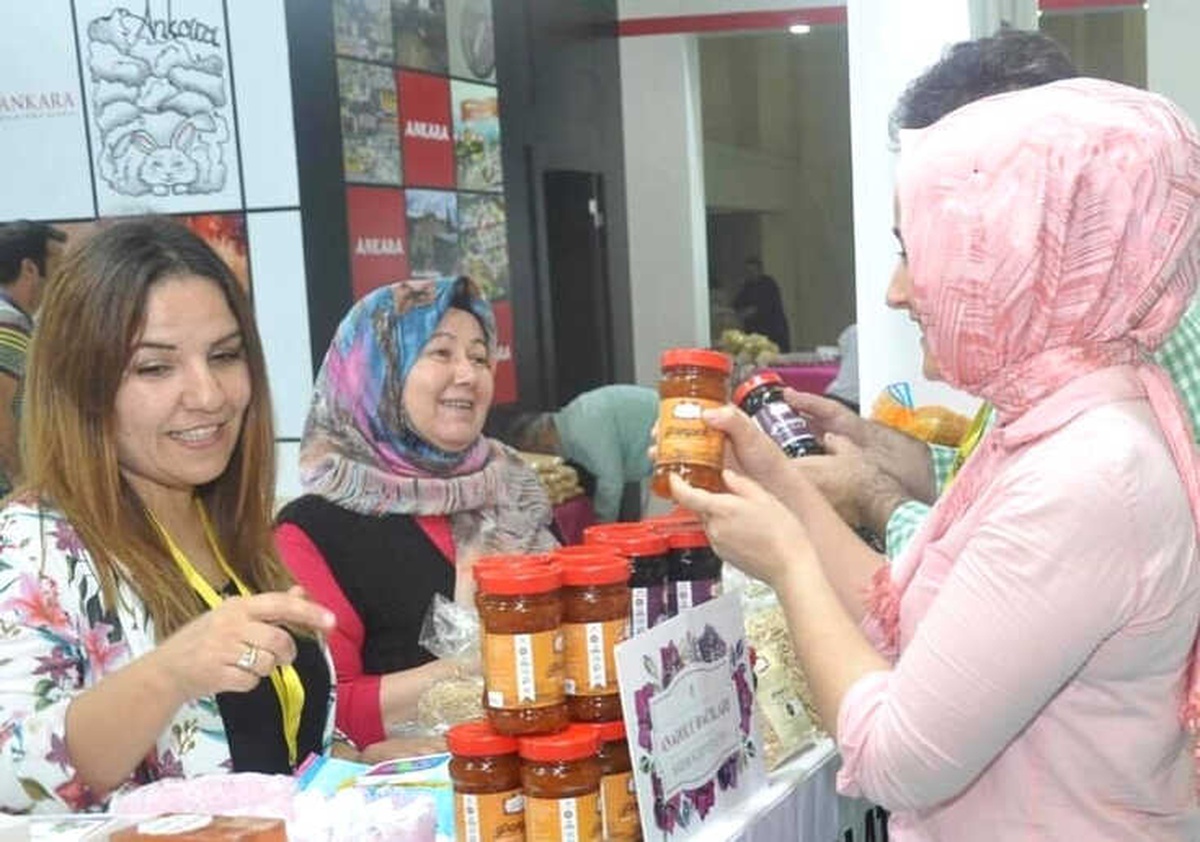 Yörex Fuarı\'nda Anadolu Bacılarına Büyük İlgi
