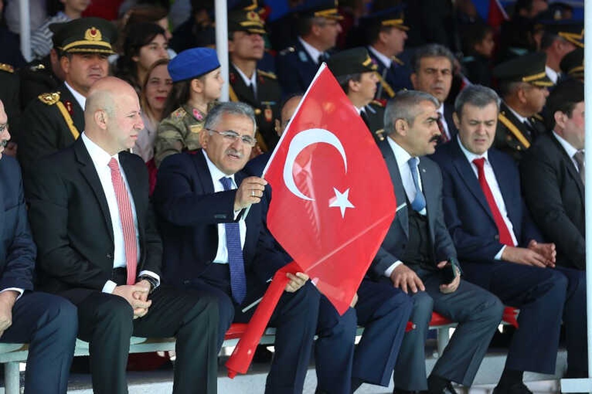 Başkan Memduh Büyükkılıç\'ın 29 Ekim Cumhuriyet Bayram Mesajı