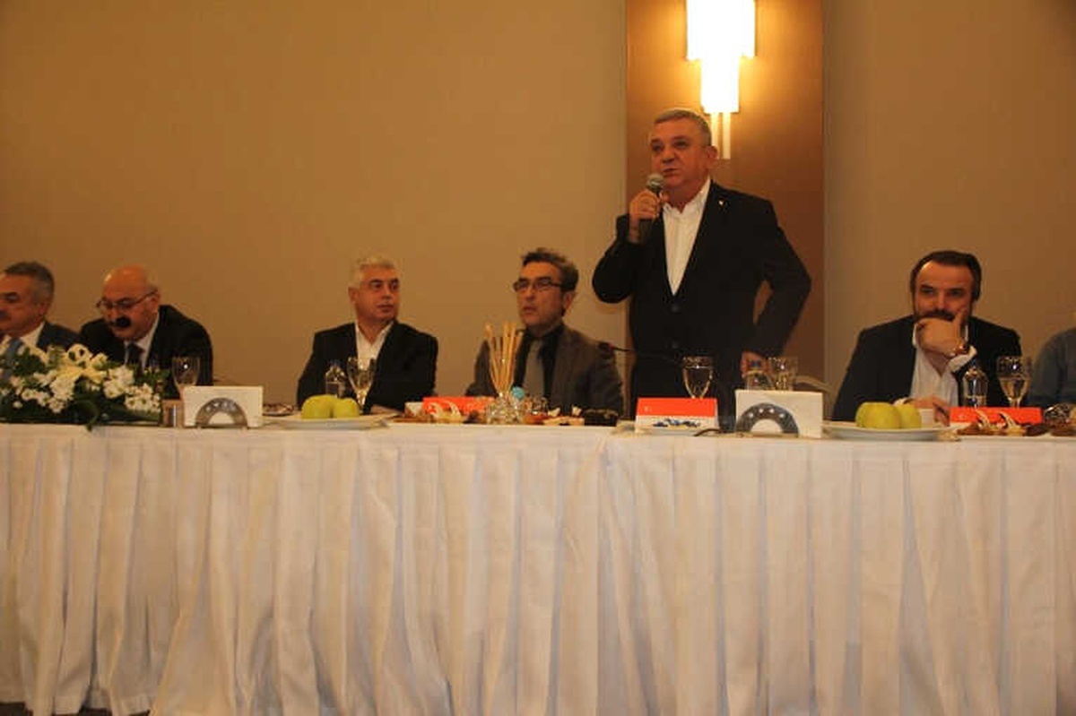 Ekonomi Gazetecileri Kuşadası\'nda Buluştu