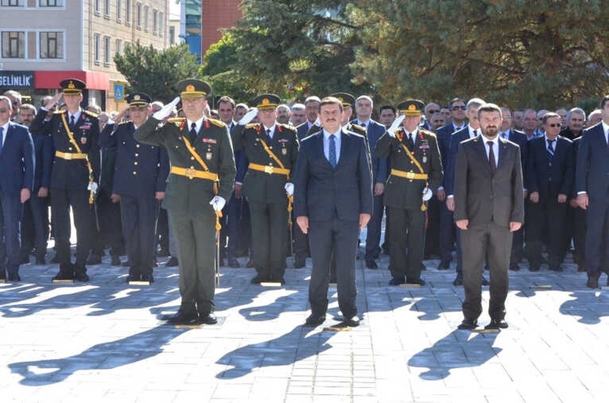 Erzincan\'da 29 Ekim Cumhuriyet Bayramı Kutlamaları Başladı