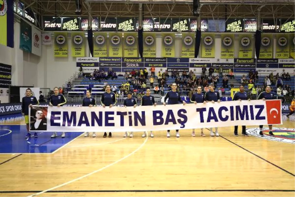 Fenerbahçe - Galatasaray: 77-60