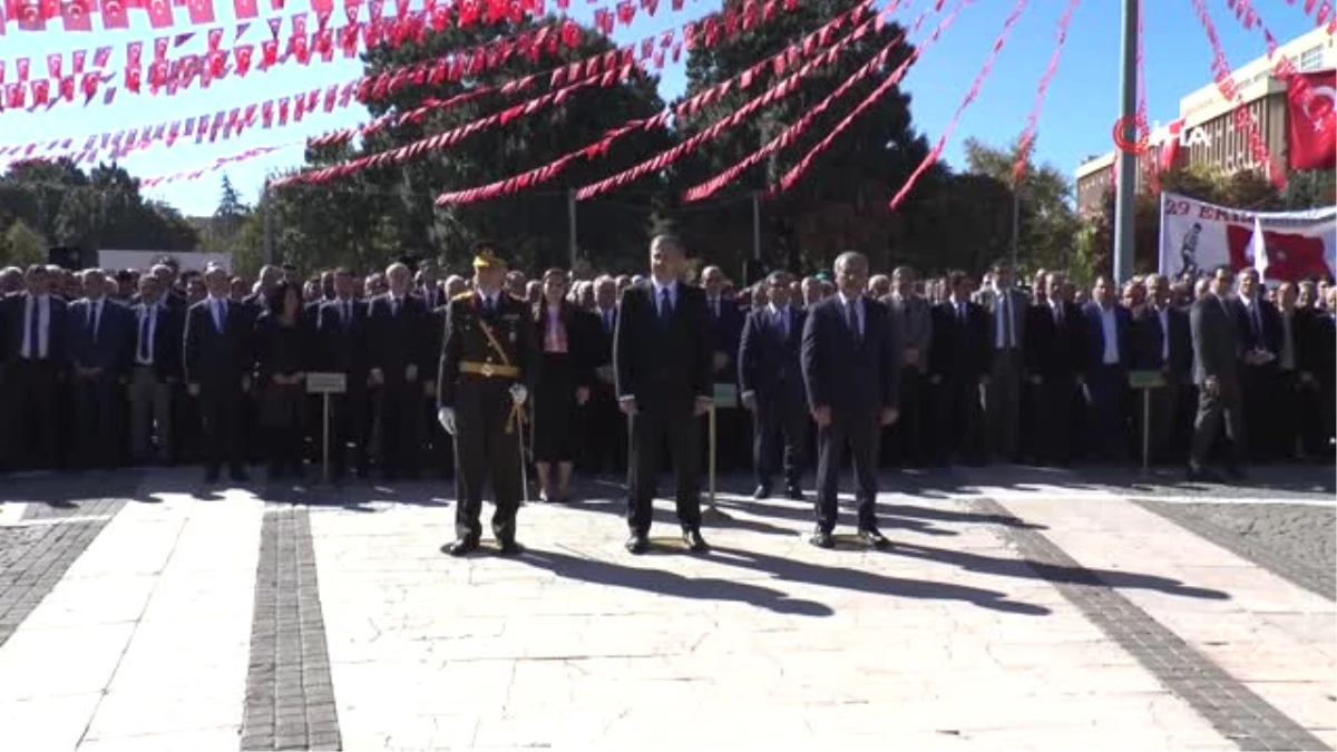 Gaziantep\'te 29 Ekim Coşkusu...kutlamalara İstanbul\'un Yeni Valisi de Katıldı