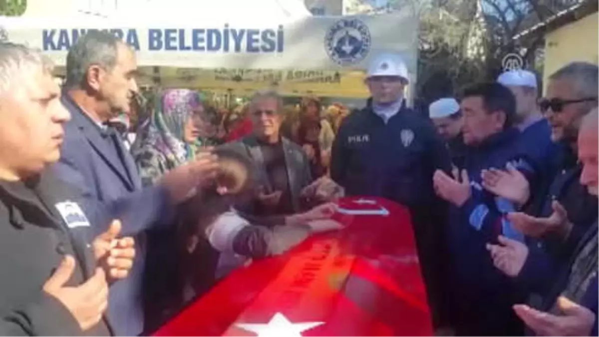 Hayatını Yitiren Polis ve Yakınları Son Yolculuklarına Uğurlandı