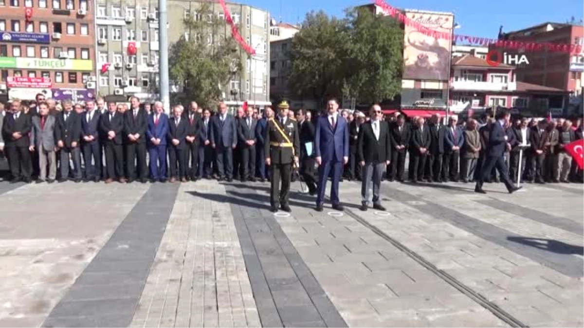 Kırıkkale\'de Cumhuriyet Bayramı Çelenk Sunum Töreni ile Başladı