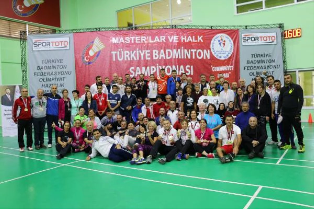Masterlar ve Halk Badminton Cumhuriyet Kupası Sona Erdi