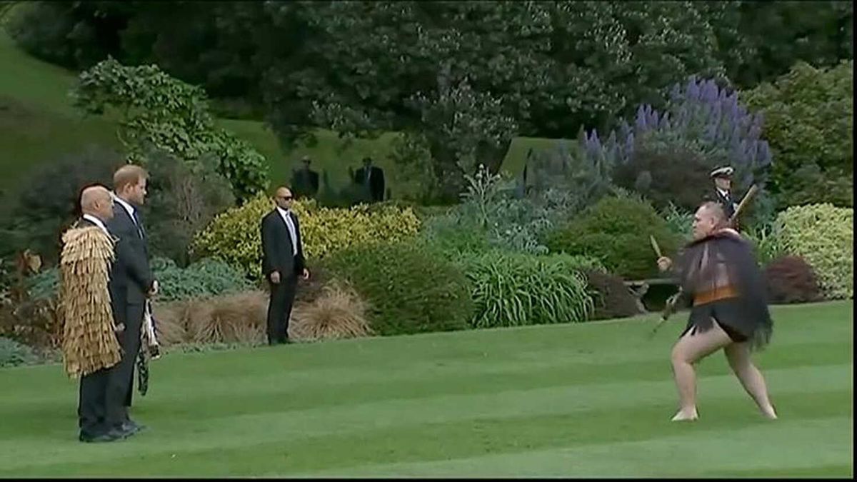 Prens Harry ve Meghan Markle\'a Haka Danslı Karşılama