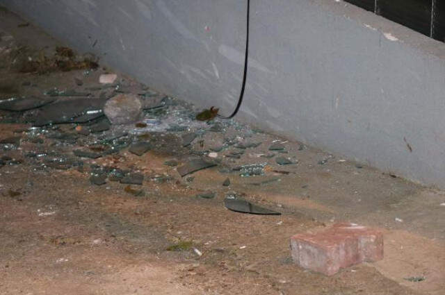 Saldırganın 1 Kişiyi Yaraladıktan Sonra Çalışanları Rehin Aldığı Anlar Kamerada